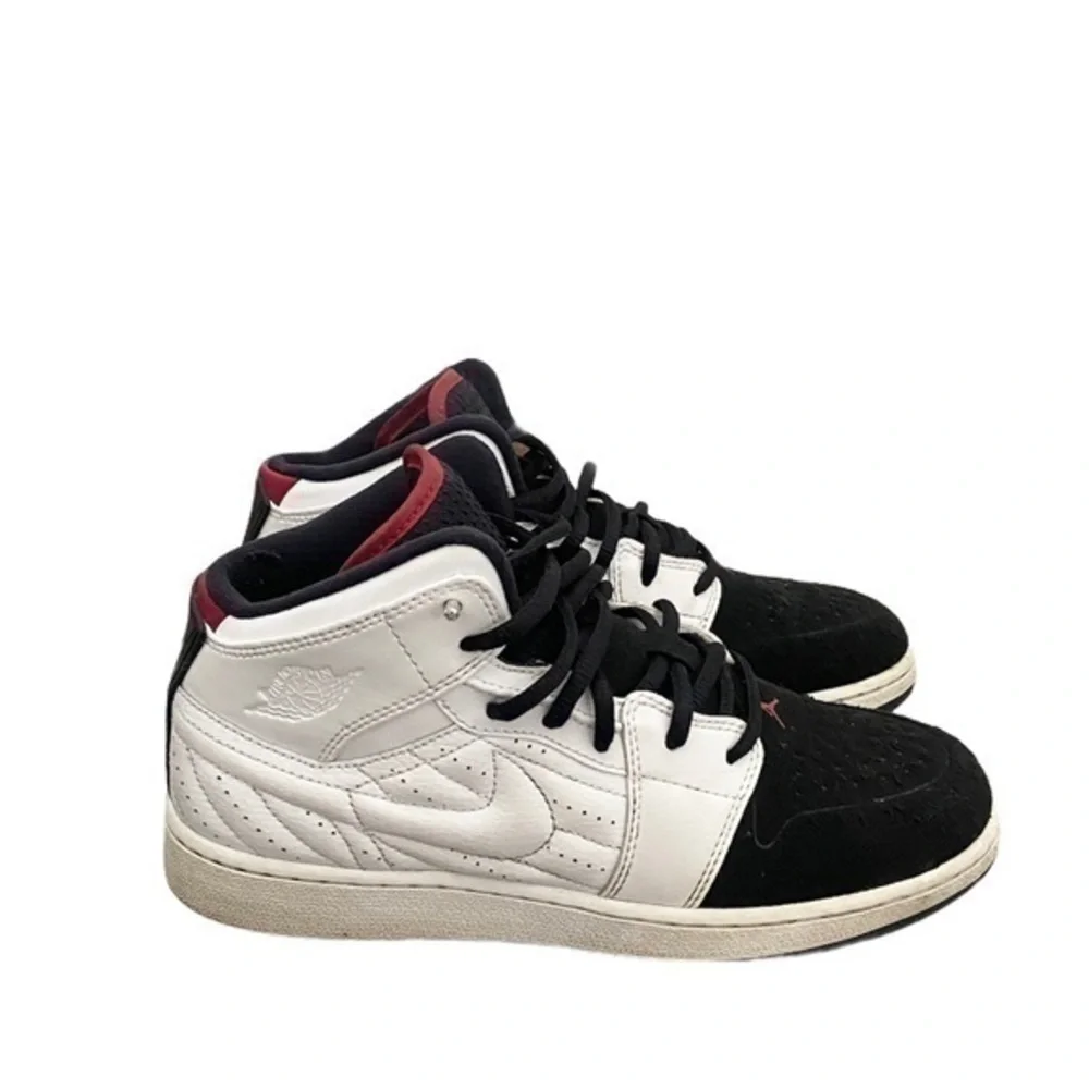 Nike Air‎ Jordan Retro ‘99 Youth High Top White & Black Sneakers
